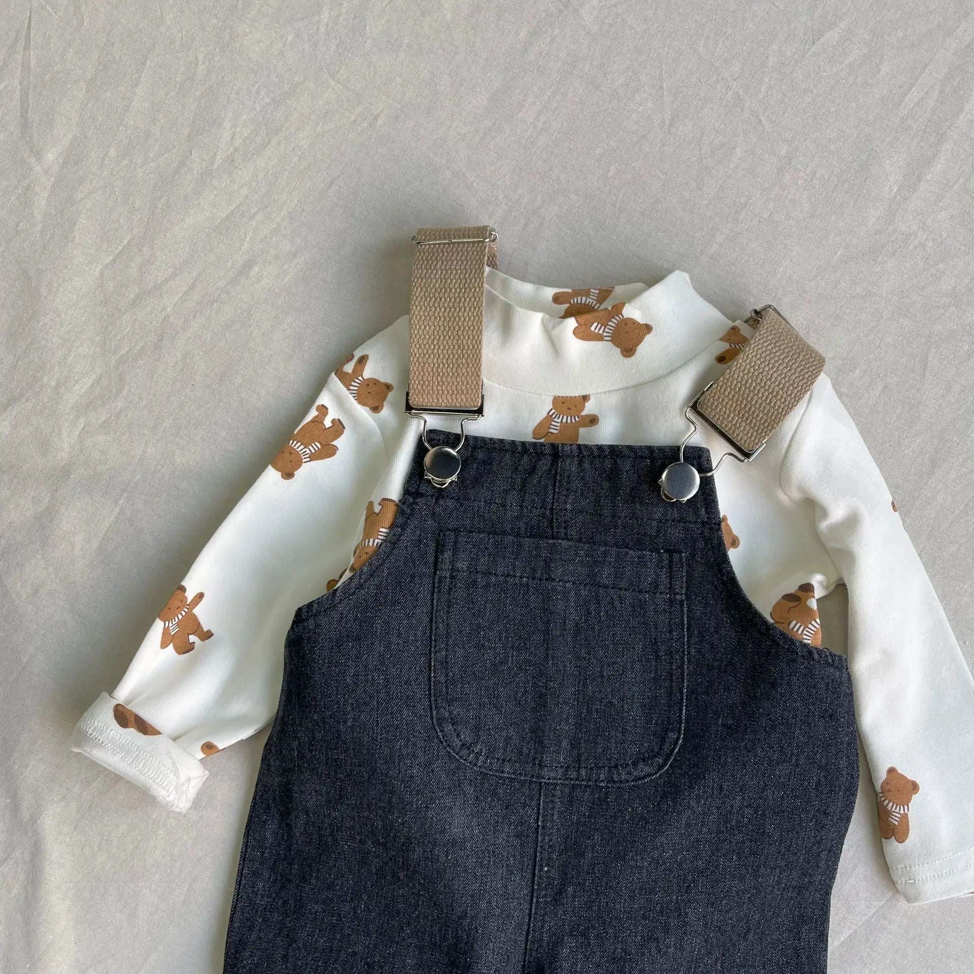 2026 Spring New Baby Fashion Denim Overalls Infant Boy Loose Strap Trousers Girls Solid Versatile Casual Pants Toddler Jeans